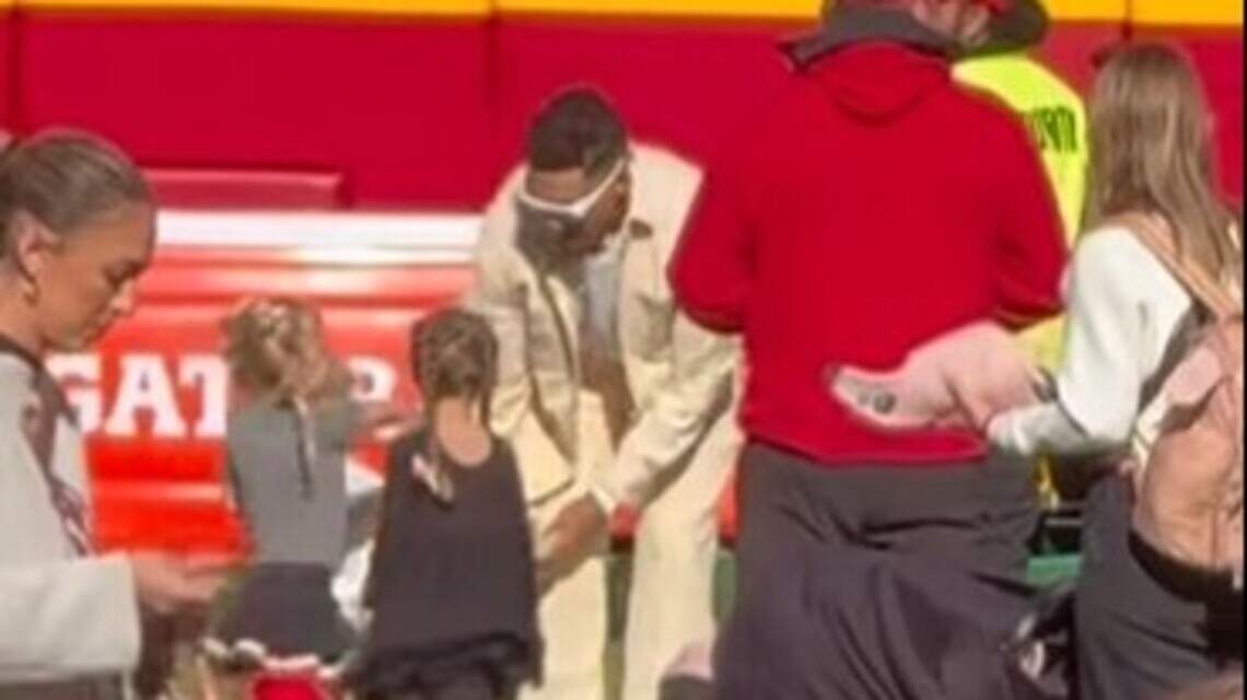 Patrick Mahomes zeigte sich ausweichend – als er nach dem Spiel mit seinen ...