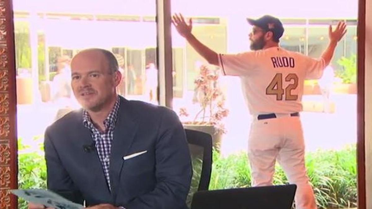 On "The Rich Eisen Show" in 2016, Paul Rudd wore a full Royals uniform, except for the stirrups.