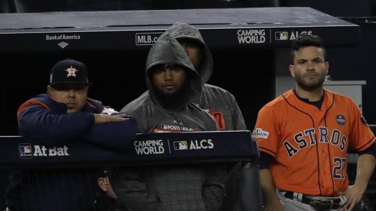 Jose Altuve (right) and the rest of the Houston Astros watched from the dugout during the ninth inning of Game 4 of the American League Championship Series against the New York Yankees on Tuesday.