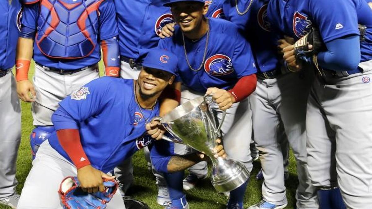 The Chicago Cubs posed with the Crosstown Cup after the a 6-3 win over the Chicago White Sox last month.