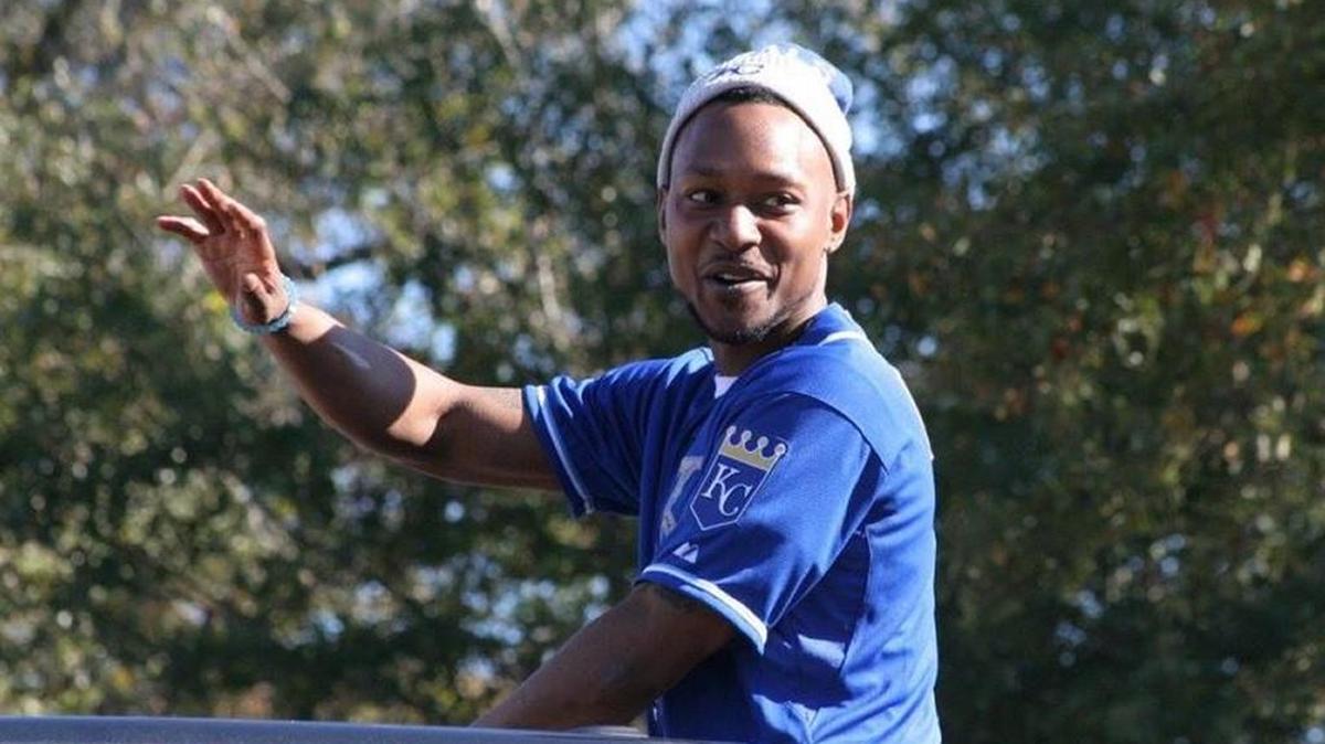Royals outfielder Jarrod Dyson at his hometown Christmas parade