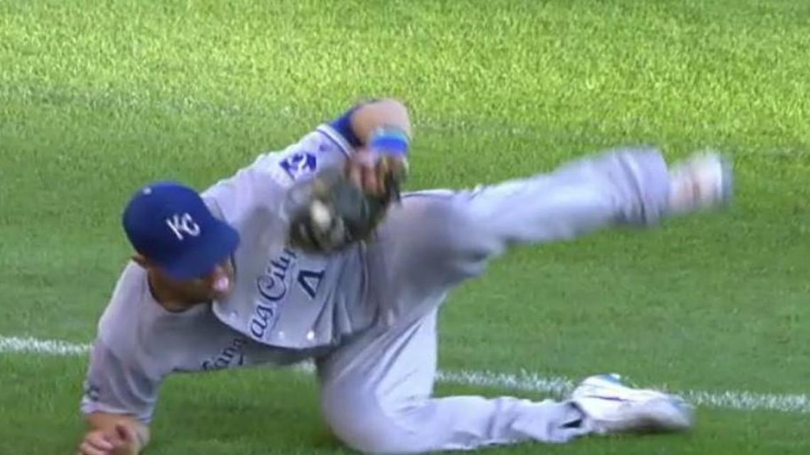 You’ll note that Alex Gordon was blowing a bubble while making a sliding catch during Tuesday night’s game.