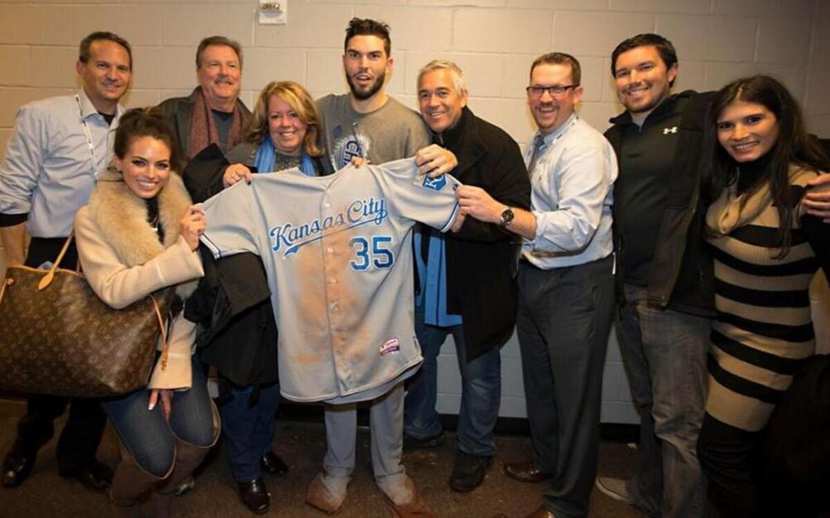 Royals first baseman Eric Hosmer posed with Hall of Fame President Jeff Idelson (third from right), Vice President Brad Horn (left) and friends and family members as he donated his jersey from Game 5 to the National Baseball Hall of Fame.