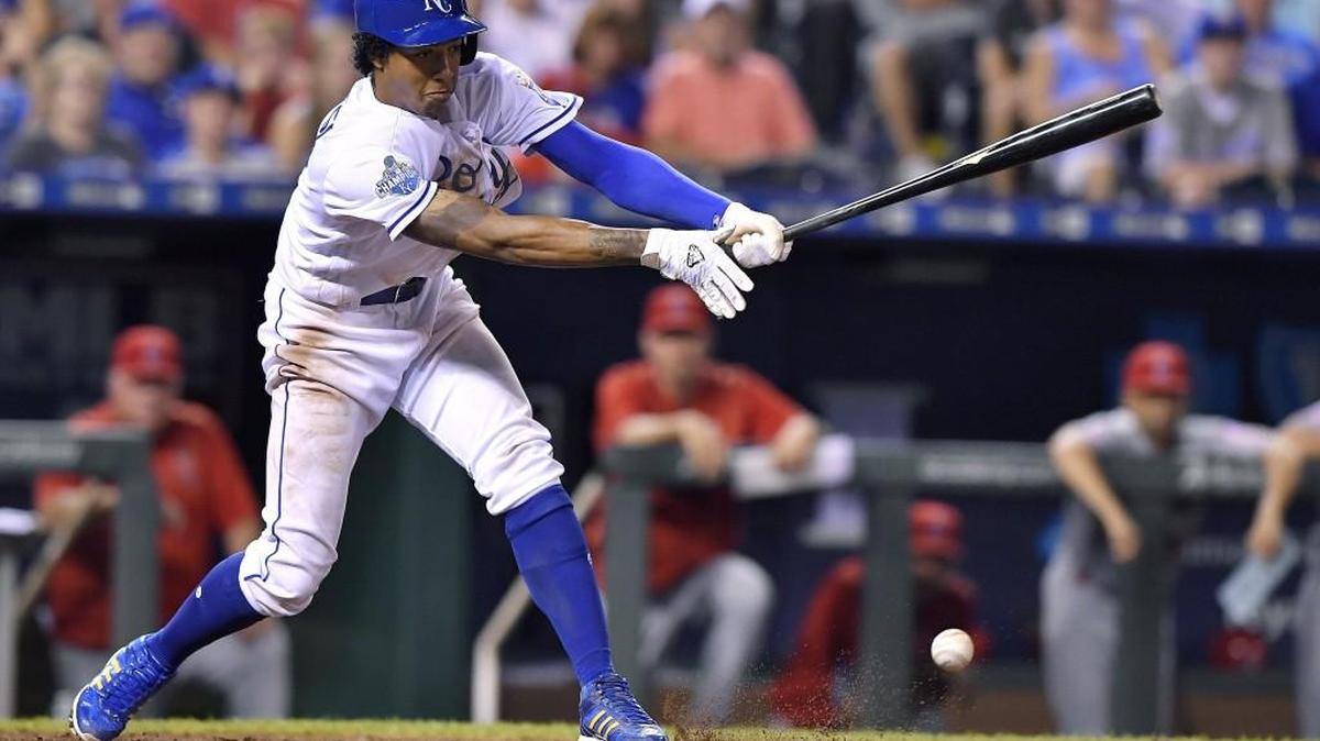 Kansas City Royals rookie Raul Mondesi singled on a soft grounder and reached on a throwing error by Los Angeles Angels relief pitcher Jose Alvarez that also scored two runs in the eighth inning on Wednesday.