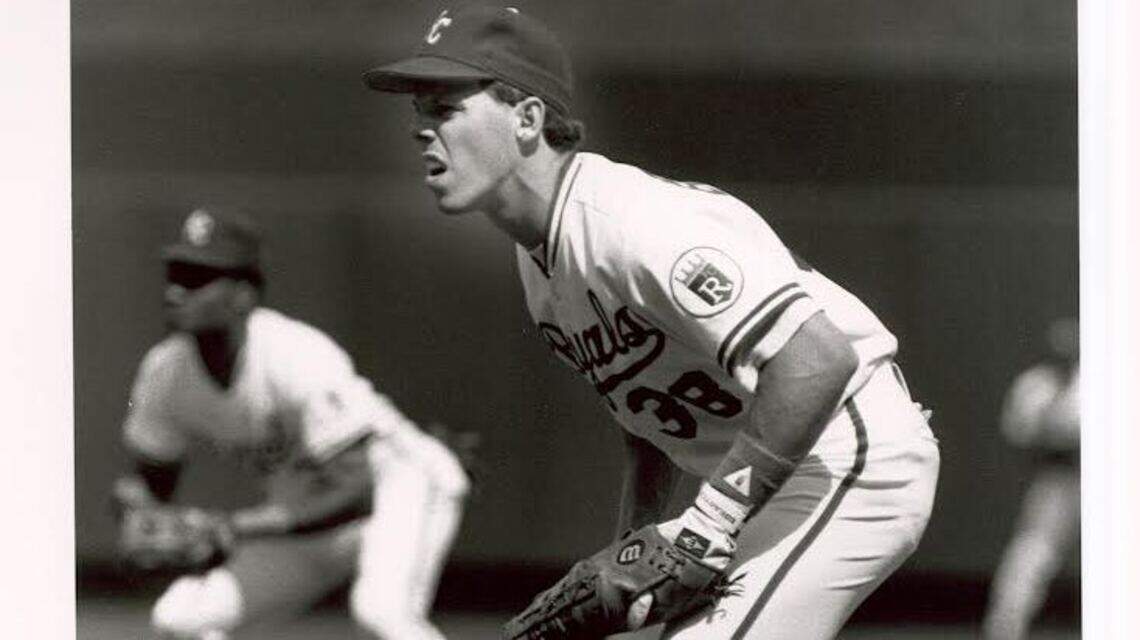 Mike Sweeney pays tribute to ex-Royals player & coach Todd Benzinger, who has died