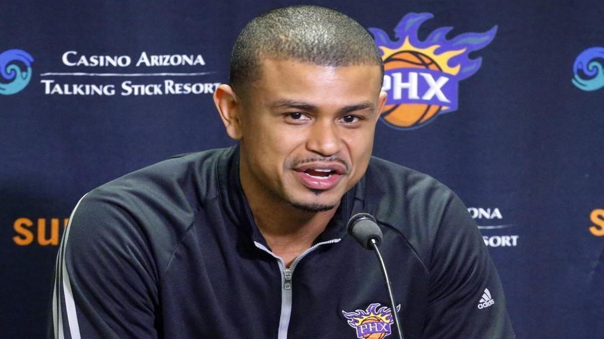 Phoenix Suns coach Earl Watson.