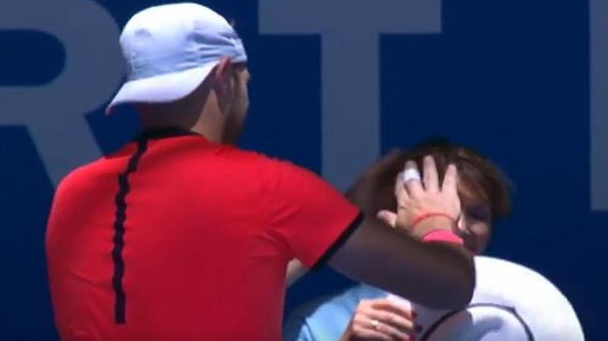 Jack Sock helped out a lineswoman who was hit in the head by an errant tennis serve.