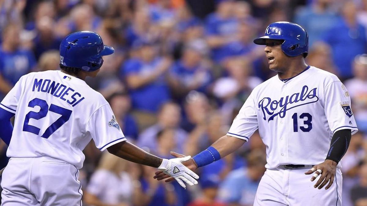 The Royals’ Raul A. Mondesi (left) and Salvador Perez.