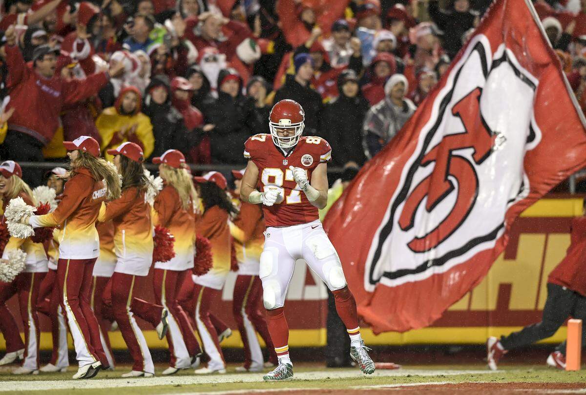 Kansas City Chiefs tight end Travis Kelce (87) danced after his 80-yard touchdown catch and run against the Denver Broncos on Dec. 25, 2016 at Arrowhead Stadium in Kansas City, Mo.