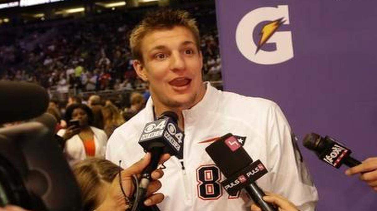 
The New England Patriots’ Rob Gronkowski answered questions during media day for Super Bowl XLIX on Tuesday.
