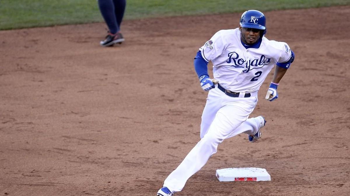 
Kansas City Royals shortstop Alcides Escobar rounded second and headed to third for triple in the seventh inning during Friday’s ALDS game two.

