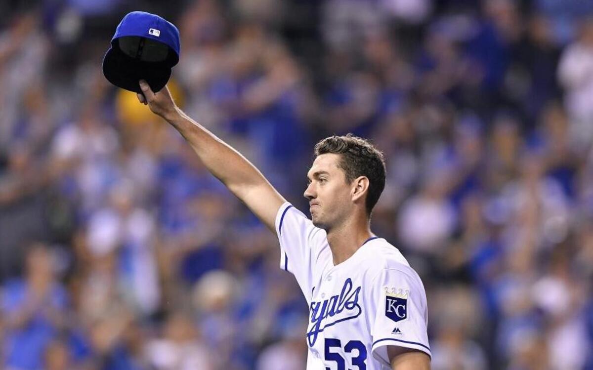 Kansas City Royals starting pitcher Eric Skoglund acknowledged the cheers of the crowd on Tuesday night.