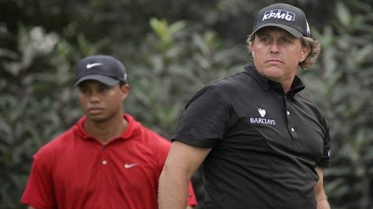 
Tiger Woods (left) and Phil Mickelson
