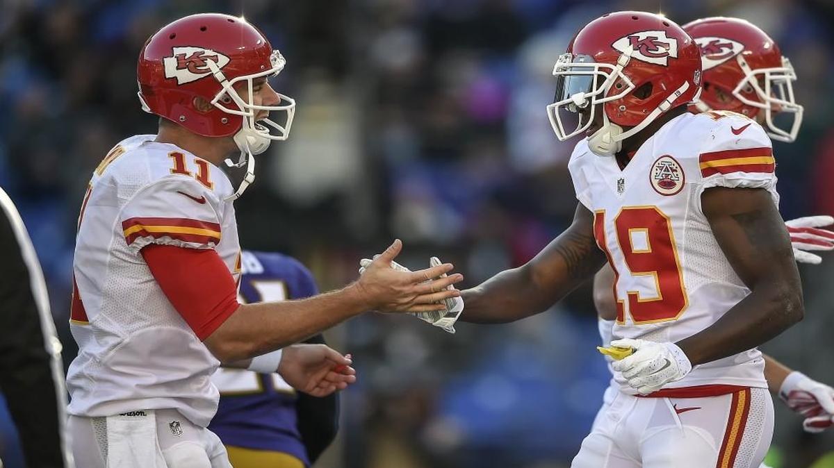 Alex Smith and Jeremy Maclin both sold homes outside the Kansas City area in 2015. They went for much different prices
