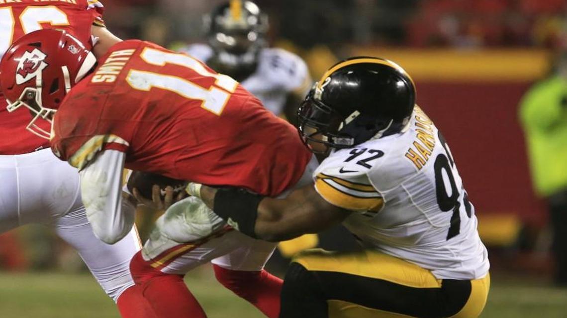 Pittsburgh Steelers outside linebacker James Harrison sacked Kansas City Chiefs quarterback Alex Smith during Sunday’s game.