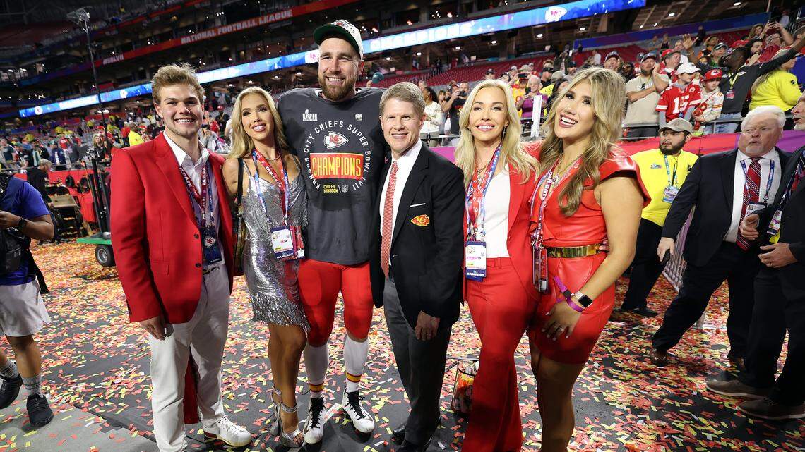 Travis Kelce fully understands why Clark Hunt would have Chiefs play in Kansas
