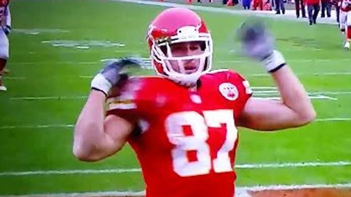 Travis Kelce showed off his dance moves on Sunday.
