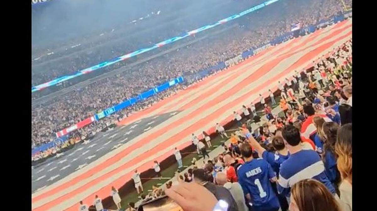 Chiefs fans made their presence known during the national anthem on Sunday night.