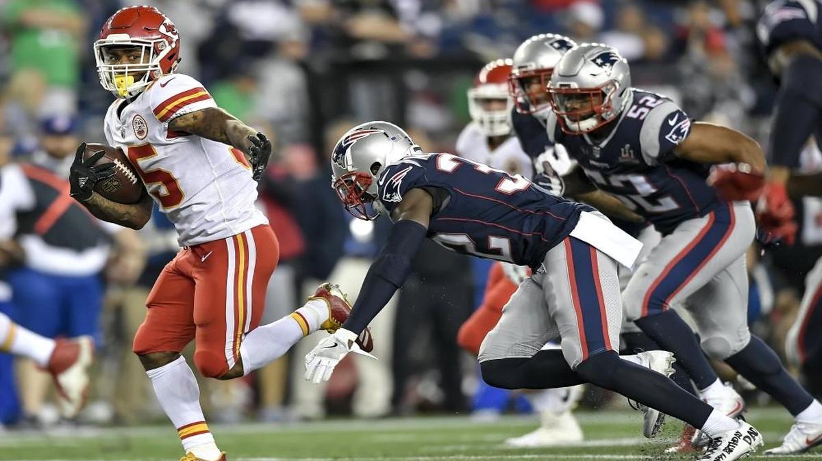 Kansas City Chiefs running back Charcandrick West broke free for a 21-yard touchdown run in Thursday’s game.