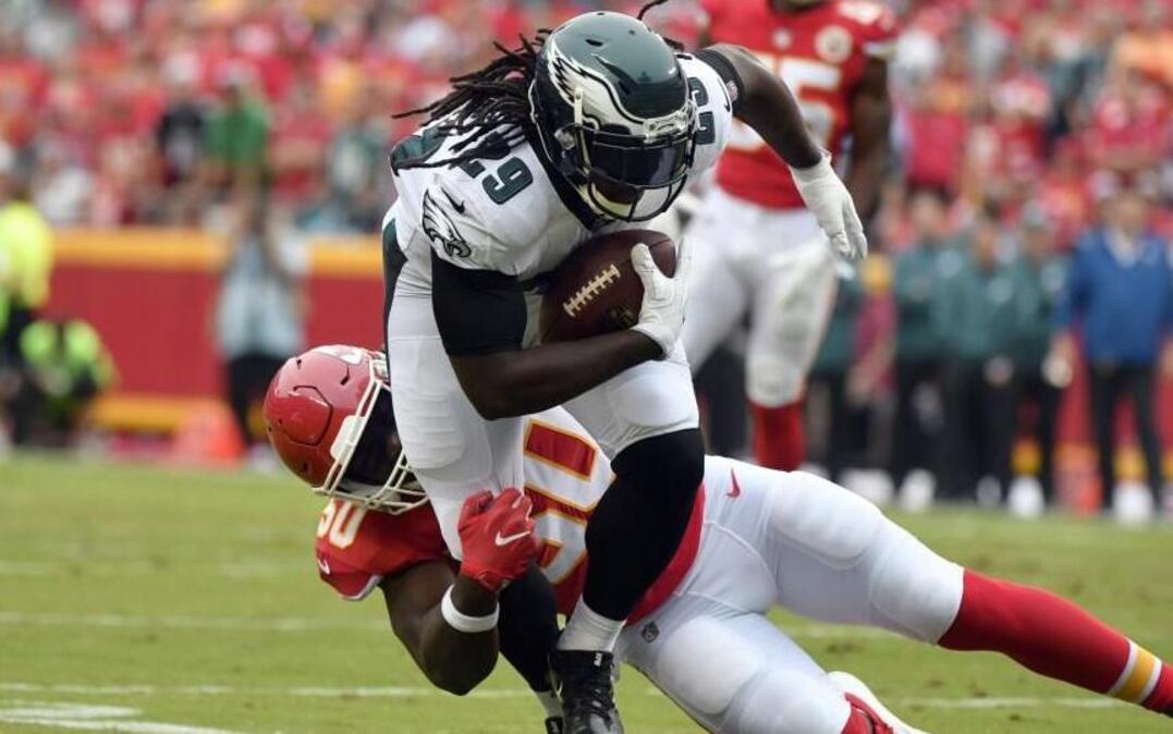 Philadelphia Eagles running back LeGarrette Blount was tackled by Kansas City Chiefs linebacker Justin Houston during Sunday’s game.