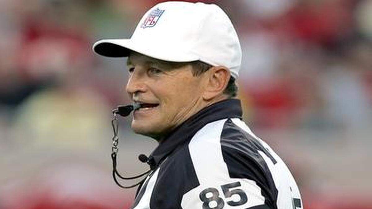 
NFL referee Ed Hochuli during an NFL preseason football game in 2008.
