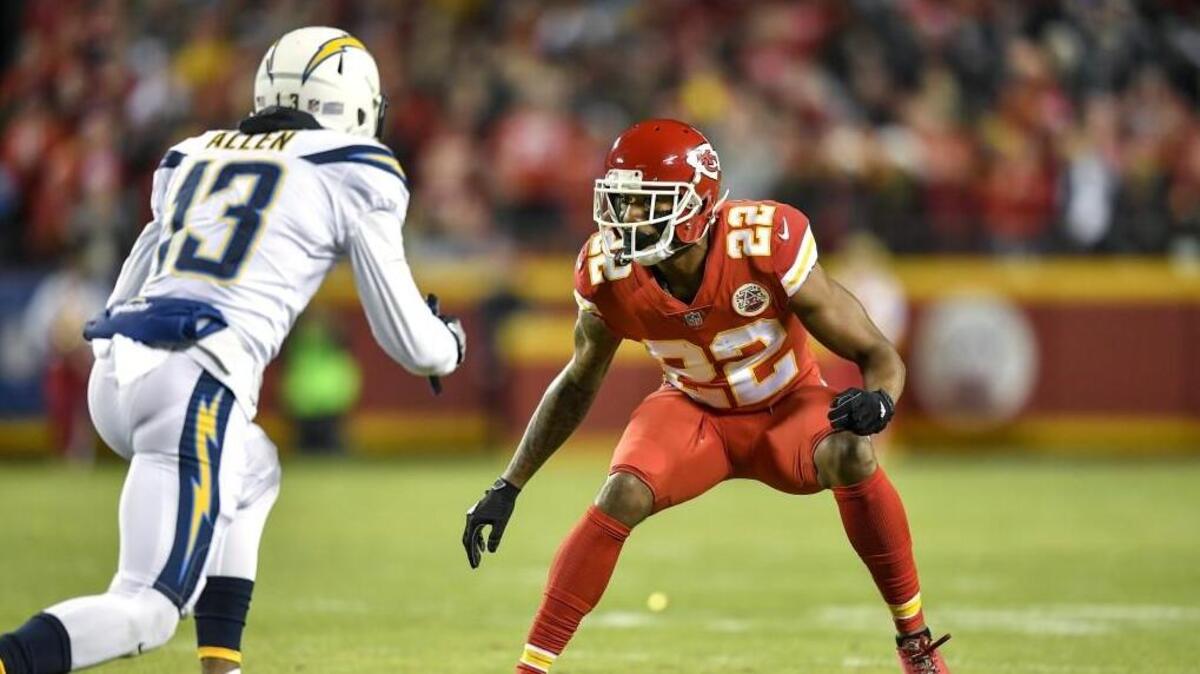 Kansas City Chiefs cornerback Marcus Peters covered Los Angeles Chargers wide receiver Keenan Allen during a game last year.