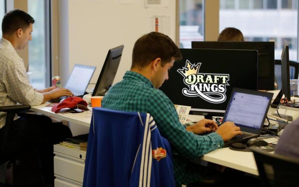 
The daily fantasy sports company DraftKings, like industry rival FanDuel, is eyeing a breakout NFL season, with revenues through the roof and prize money reaching into seven figures.
