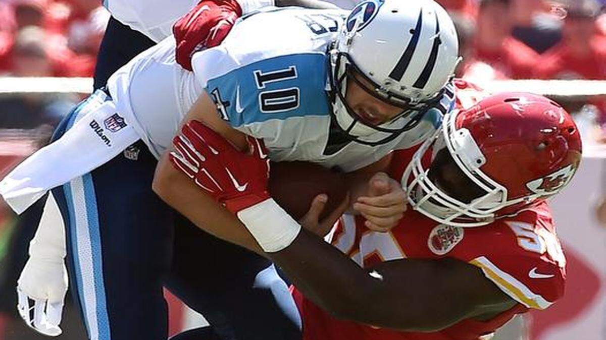 
Justin Houston, sacking Tennessee’s Jake Locker in the season opener, will need to average one sack per game to tie Derrick Thomas’ franchise record of 20, set in 1990. He will need 11 over the last eight games to break Michael Strahan’s NFL record of 22 
1/2
, set in 2001.
