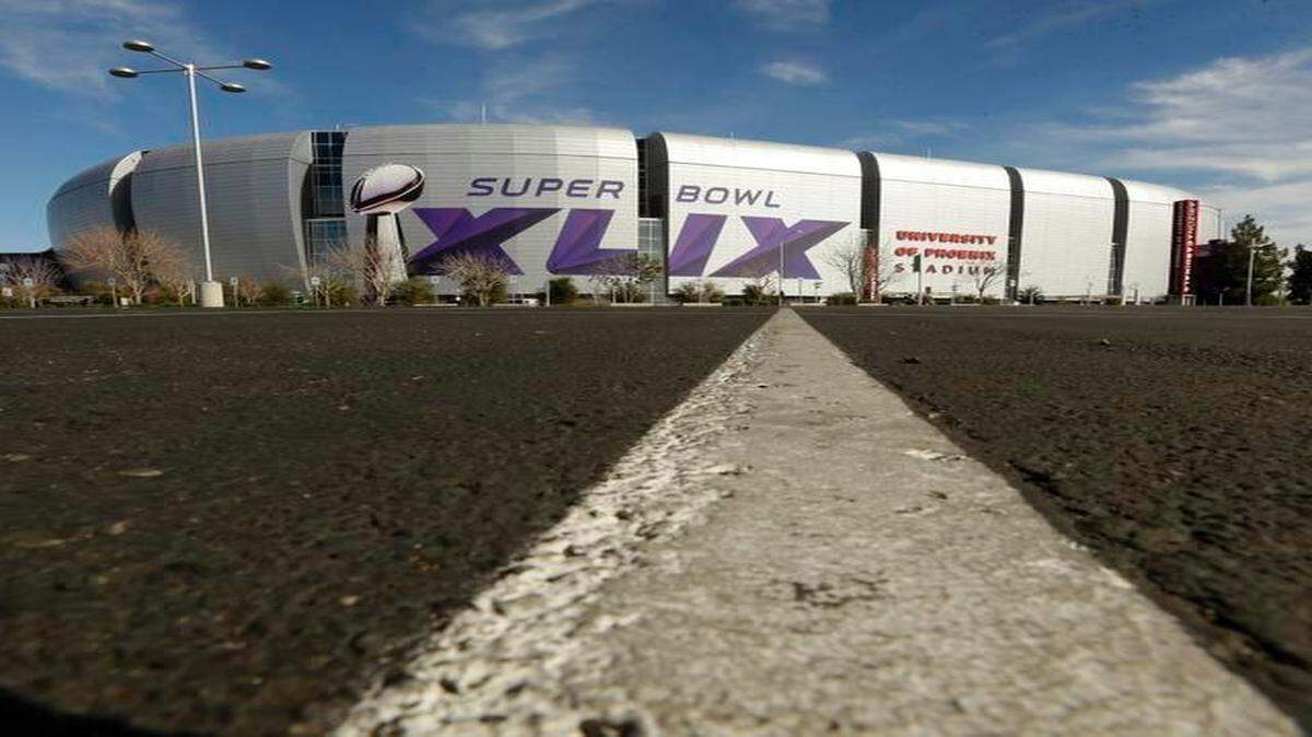 
Super Bowl XLIX will be played at University of Phoenix Stadium in Glendale, Ariz., a town of about 225,000 outside of Phoenix.
