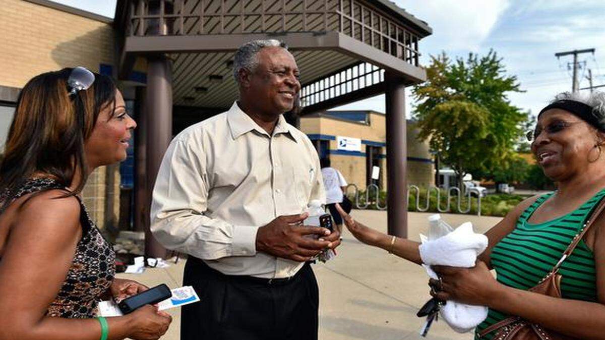 
Royals Hall of Famer Frank White and his wife, Teresa (left), chatted with Thresse Smith of Kansas City before Smith went in to vote Tuesday at the Lucile H. Bluford branch of the Kansas City Public Library. Smith said she and White played softball together for Hallmark more than 40 years ago.



