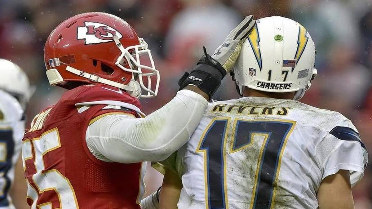 Chiefs linebacker Dee Ford gave Chargers quarterback Philip Rivers a pat on the helmet after Ford sacked Rivers in the fourth quarter.
