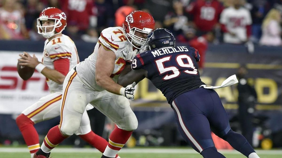 Kansas City Chiefs tackle Eric Fisher blocked Houston Texans outside linebacker Whitney Mercilus and gave quarterback Alex Smith time to throw during last Saturday’s win at Houston.