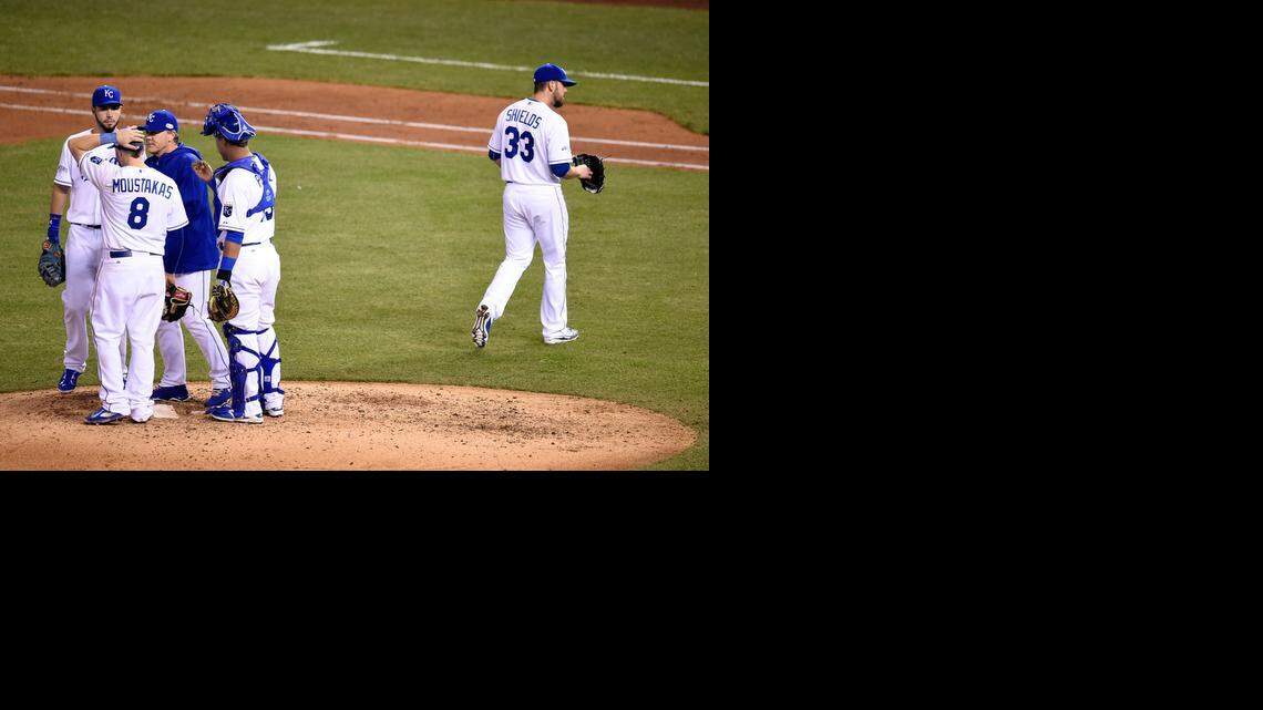 
Royals starting pitcher James Shields got the hook in the fourth inning after giving up a hit that gave the Giants a 4-0 lead and put Shields in line to be the losing pitcher in game one of the World Series.

