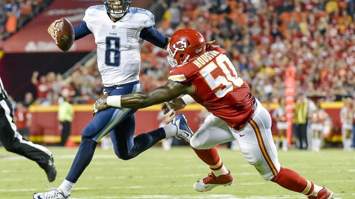 
Chiefs linebacker Justin Houston harrassed Titans quarterback Marcus Mariota as this year’s second-overall pick tried to get something going against the home team at Arrowhead Stadium.
