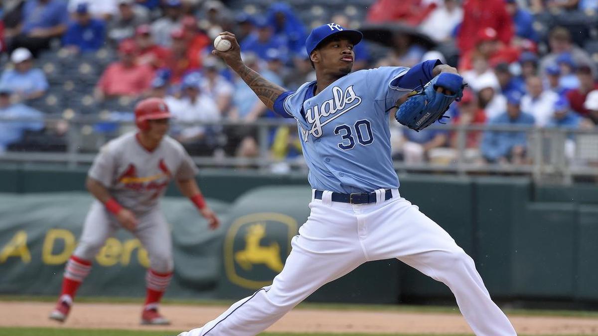 
Yordano Ventura had a rough start against St. Louis on Sunday but settled down and retired 14 in a row at one point. He took the loss in the Cardinals’ 6-1 victory.
