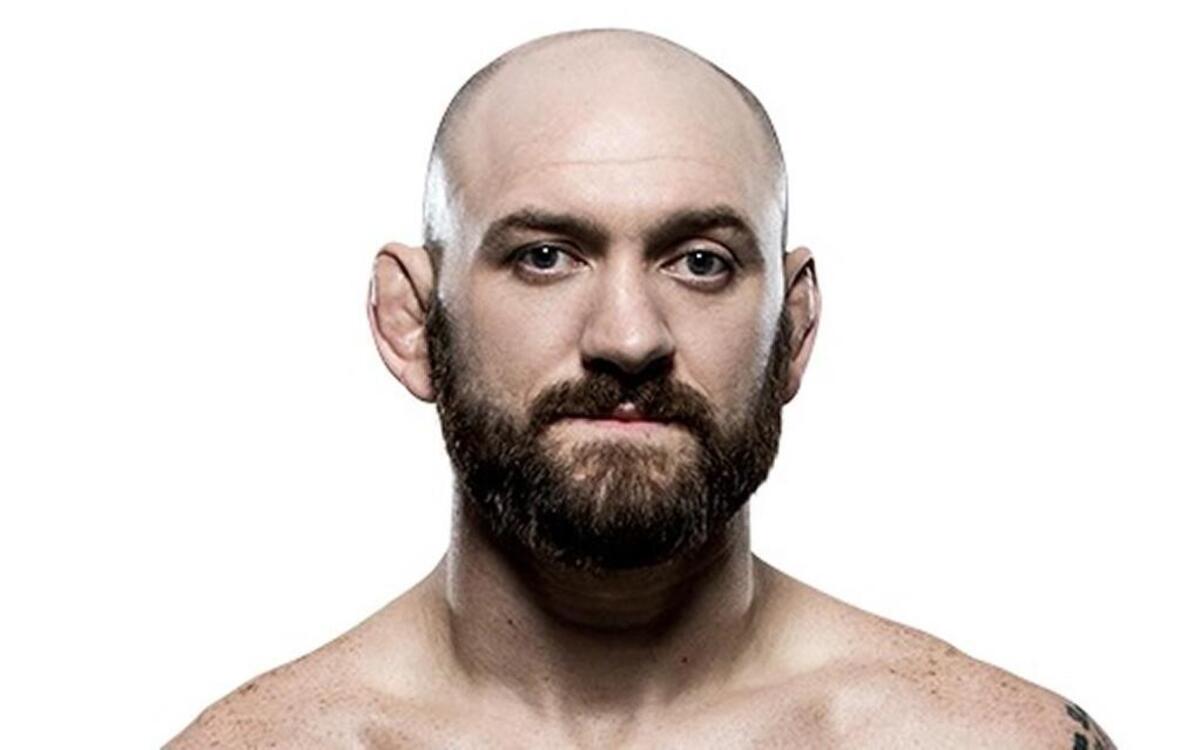 Zak Cummings of Lee’s Summit-based Glory MMA and Fitness will meet Nate Coy in a welterweight bout during UFC Fight Night April 15 at the Sprint Center. The event will air live on Fox.