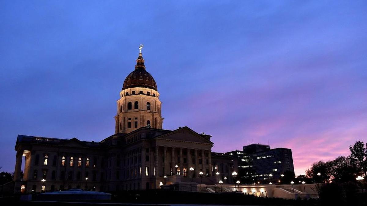 Gov. Jeff Colyer announced that state government offices will close Thursday due to the expected winter storm. The closure will affect only Shawnee County.